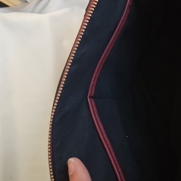 Sold Diva Burgundy Handbag - Picture 8 of 13